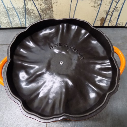 Staub Enameled Cast Iron - Fall Pumpkin Cocotte - Dutch Oven 3.5 Quart RARE - Picture 10 of 21