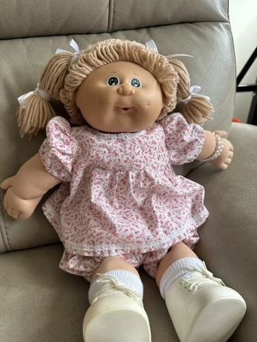 Cabbage Patch Kids Vintage Doll 1978-1982 Mold 4 Blonde Hair Green Eyes Dimples