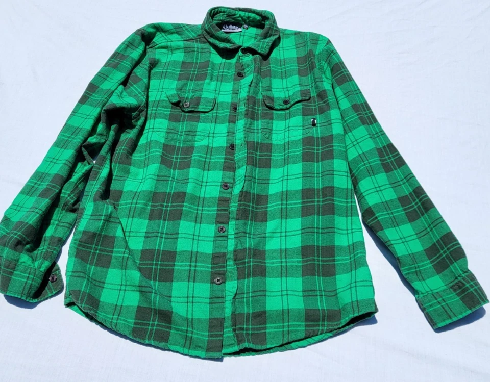 Famous Stars and Straps Shirt Mens 2XL Green Plaid Button Down Y2K Skater Street - Image 2 of 4