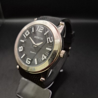 Maskuline Benchi Herren Uhr   Großes Zifferblatt mit markanten Zahlen