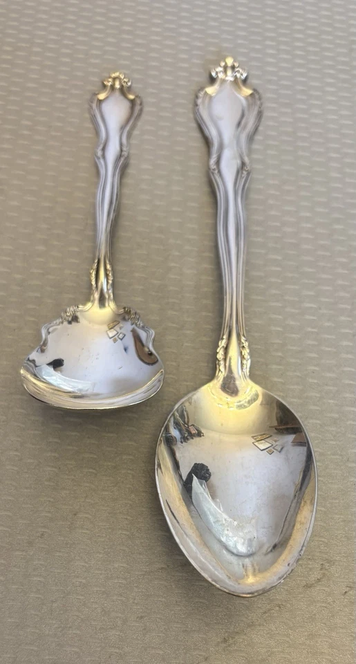 Cuchara para servir Rogers Silverplate Faneuil 2P 1847 8" y Sugar Shell 6" sin mono Foto 2 de 4