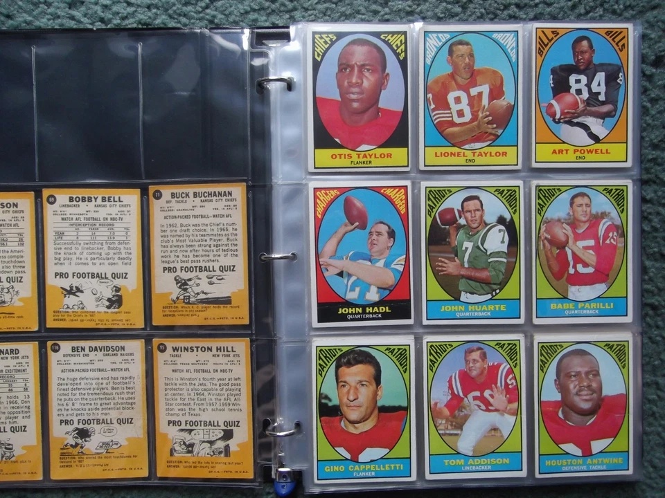 1967 TOPPS FOOTBALL NEAR COMPLETE SET LOT(94/132)w/STARS,HOF,RC's - Image 2 of 4