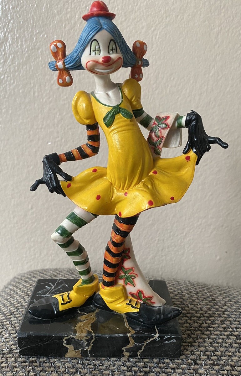 Fontanini Clown Girl #944 Carrara Marble Depose Italy Yellow Dress
