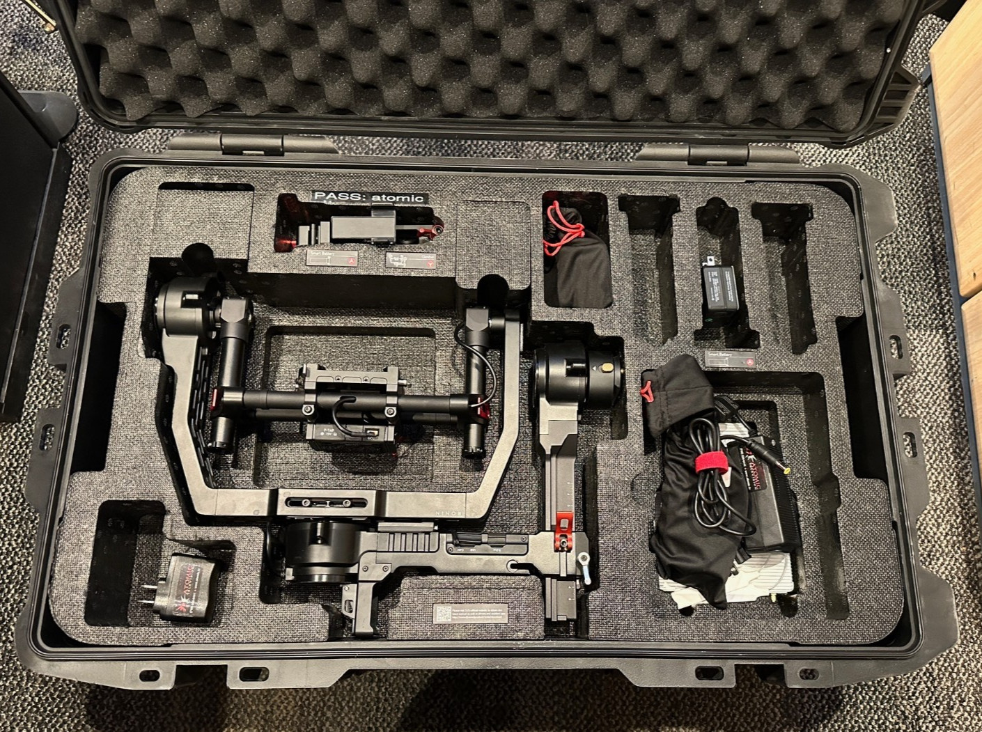DJI Ronin Camera Stabilizing Gimbal R-16 w/Hard Case