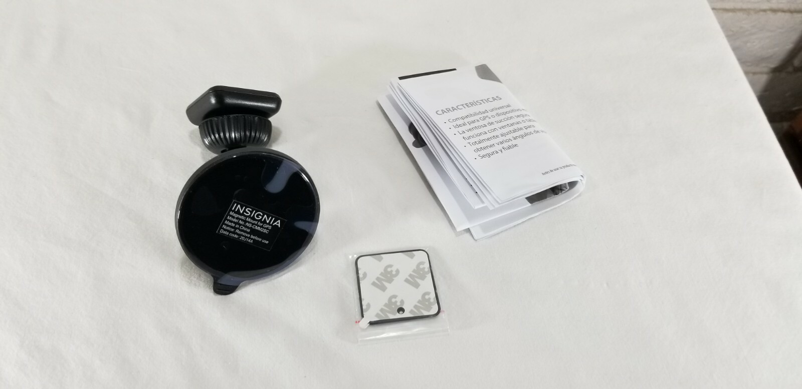 Insignia Universal Cell Phone Windshield/Dash Mount Car Hold