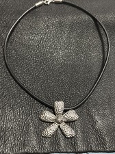 Sterling Silver Hammered Daisy Flower Necklace SX