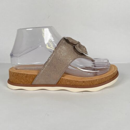 Clarks Brynn Style Womens Size 6.5 M Taupe Leather Flats Sandals Slip On Shoes - Picture 1 of 10