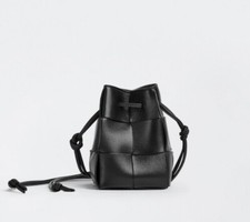 Bottega Veneta Leather Cassette Bucket Bag Black Lightweight