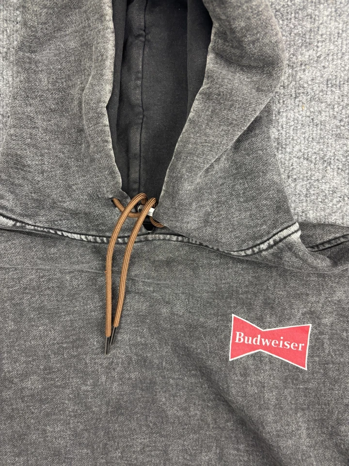 Sudadera con Capucha Budweiser Para Hombre Mediana Grant's Farm Pullover PACSUN 2020 Gráfico Cerveza Foto 2 de 4