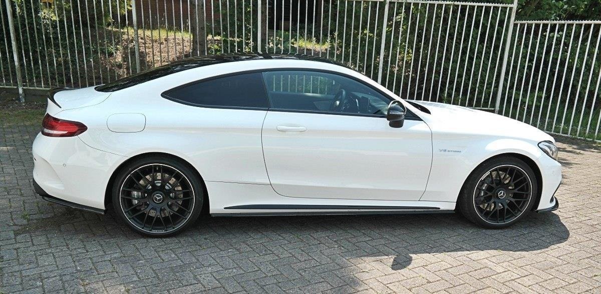 Bas de caisse Maxton noir brillant pour Mercedes Classe C C205