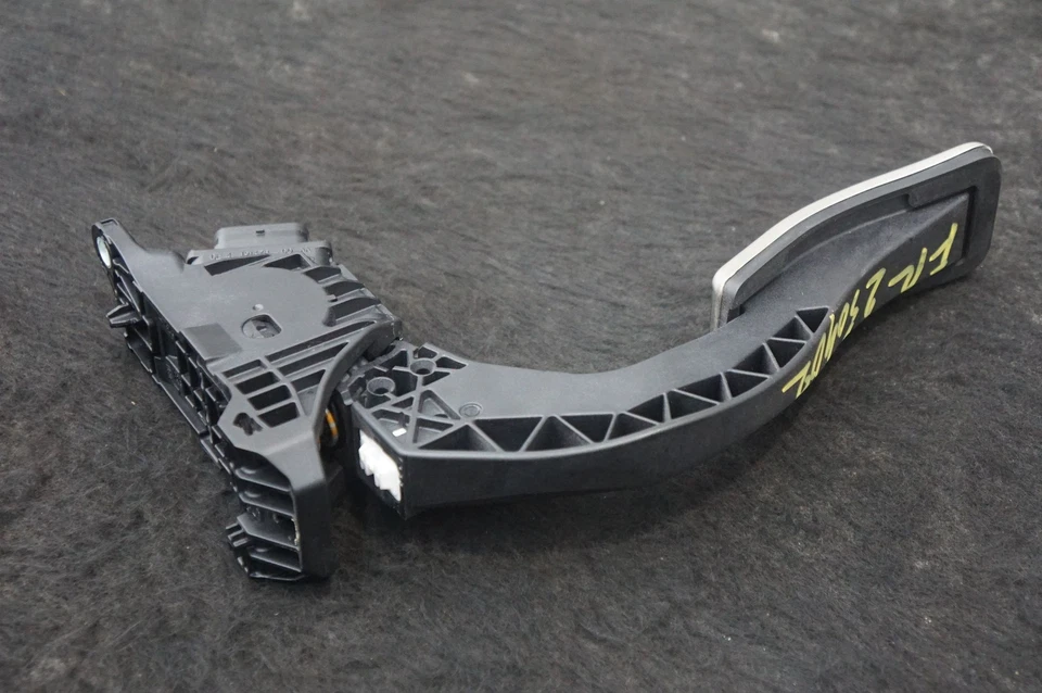 Sensor acelerador de gas pedal acelerador OEM 8W1723523A Audi S5 B9 2018-2024 Foto 3 de 4