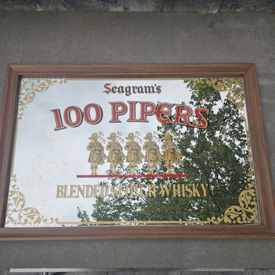  Seagram's 100 Pipers Blended Scotch Whisky Bar Mirror 18'' x 26''Wooden frame 