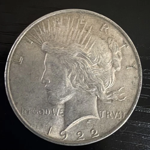 1922  $1 Peace Dollar 90% Silver  US Coin