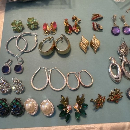Vintage and Modern Costume Jewelry Earrings lot 491