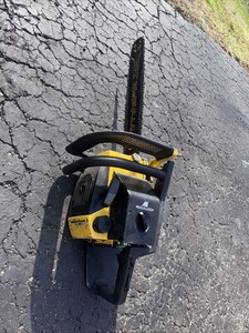 Vtg McCulloch Chainsaw Pro 610 W/20” Bar And Chain Runs Great See Video