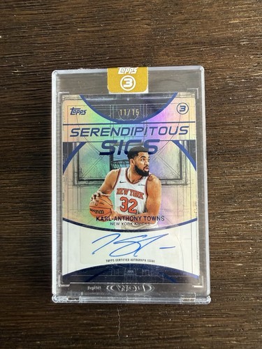 2025-26 Topps 3 Karl-Anthony Towns Serendipitous Sigs Auto Blue /15 Knicks