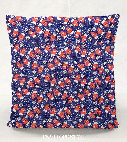 Christmas Mittens Pillowcase / Pillow Cover (Many Sizes) - Afbeelding 3 van 5