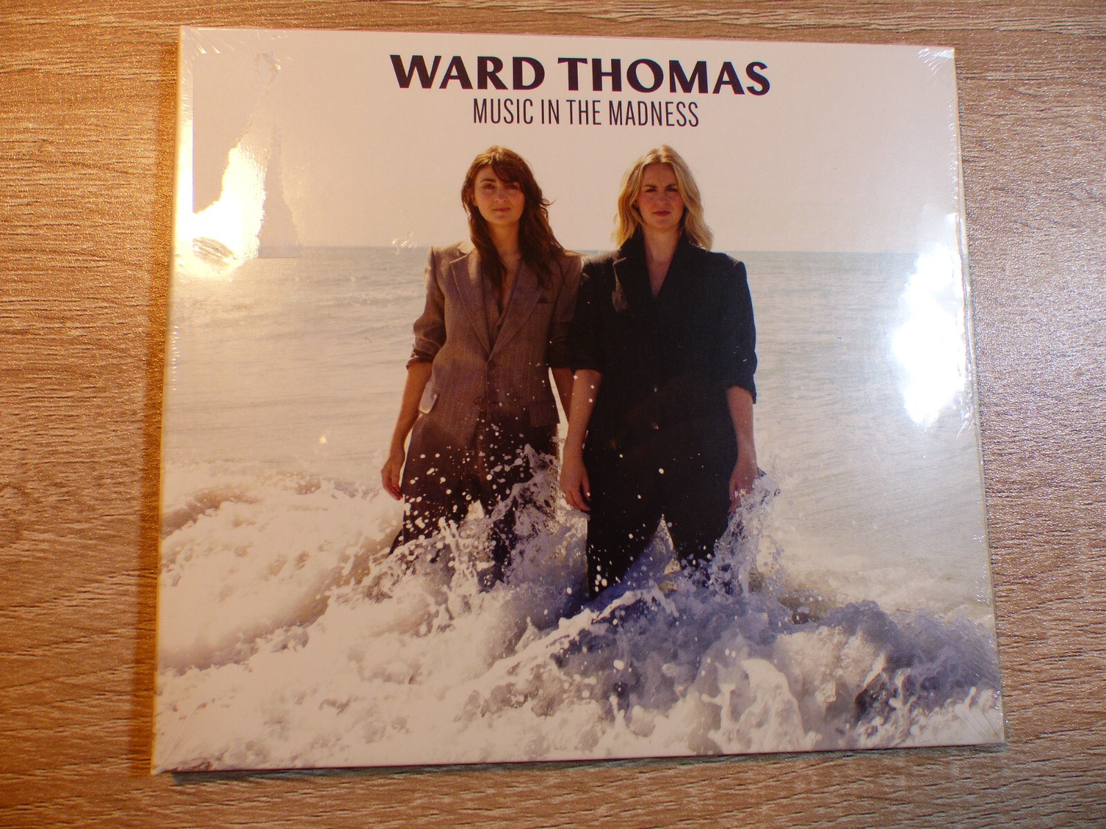 WARD THOMAS - MUSIC IN THE MADNESS - New CD