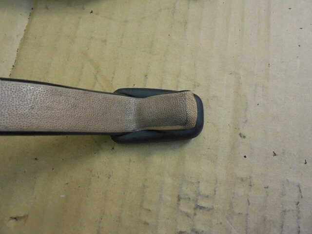 77-85 Mercedes W123 240D 300D Juego 4 asas de agarre de techo interiores superiores Foto 4 de 4