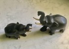 Pair of Vintage of Small Carved Elephants Black W/tusks — photo 2