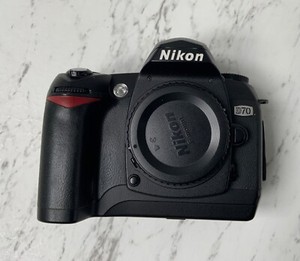 Nikon D D70 6.1MP Digital SLR Camera - Black (Body only)