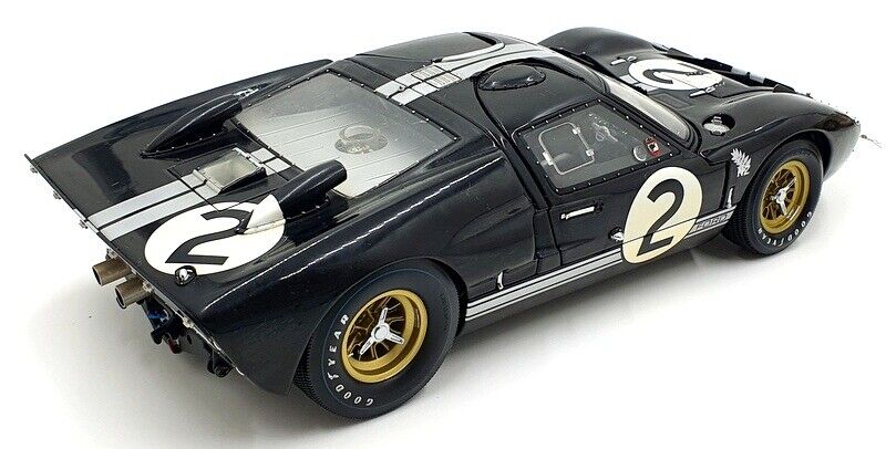 Exoto 1/18 Scale Diecast RLG18SC2 Ford GT40 Le Mans Gift Set Exoto 1/18 Scale Diecast RLG18SC2 Ford GT40 Le Mans Gift Set