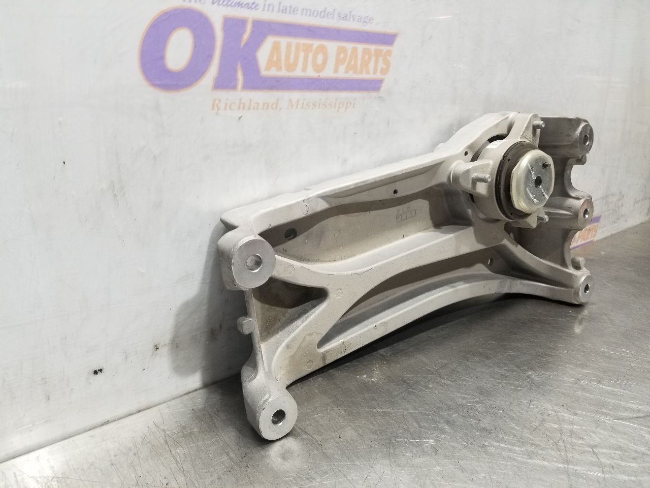 22 2022 MASERATI LEVANTE 3.8L TRANSMISSION CROSSMEMBER MOUNT