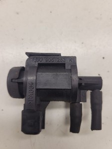 Volkswagen Golf IV 2002 Diesel 81kW Turbolader Druckwandler Magnetventil DRA9125