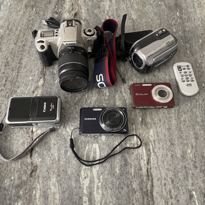 Camera Lot: Canon Powershot, Canon Rebel,Samsung, Everio, Exlim Untested