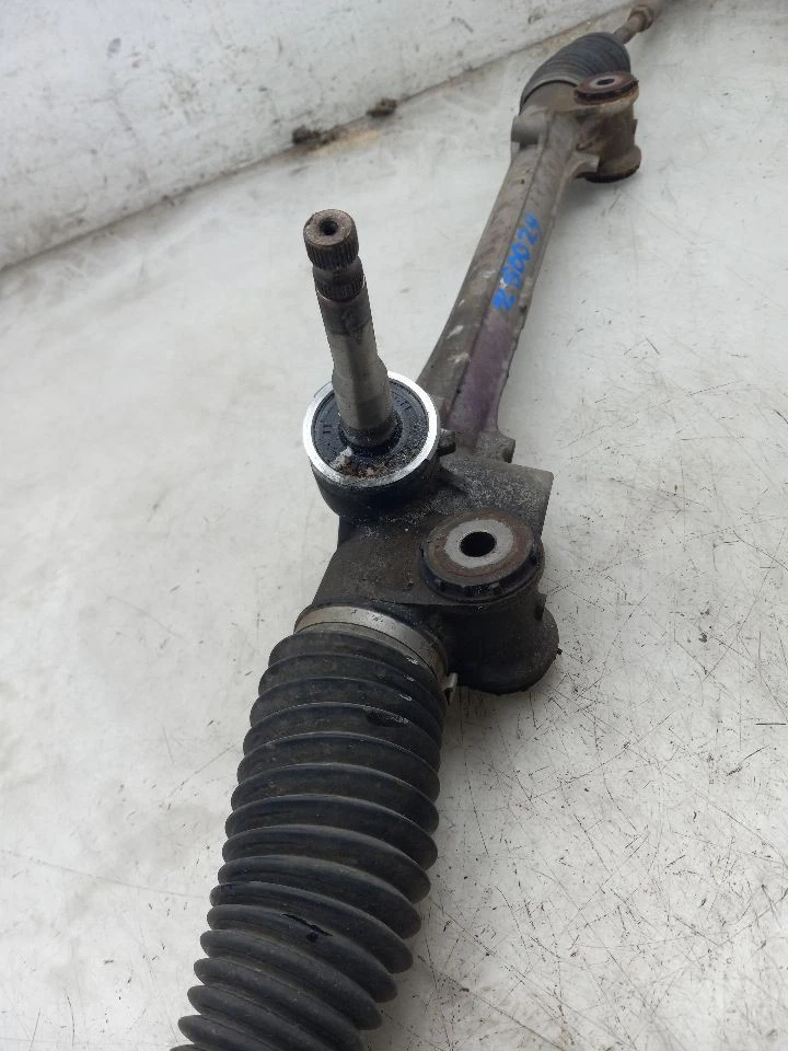 06-12 TOYOTA YARIS S BARRA DE CAMBIOS DE DIRECCIÓN Y PIÑÓN TRANSMISIÓN MANUAL Foto 4 de 4