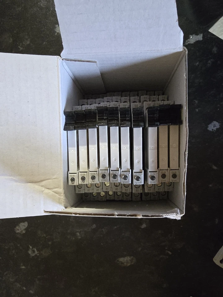 ALLEN-BRADLEY 700-HLT1Z24 TERMINAL BLOCK RELAY 700-HLS1Z24 - Pack Of 10 - Image 2 of 2