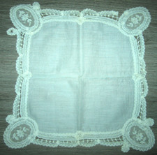 Antique ivory cotton ladies' handkerchief with floral lace trim