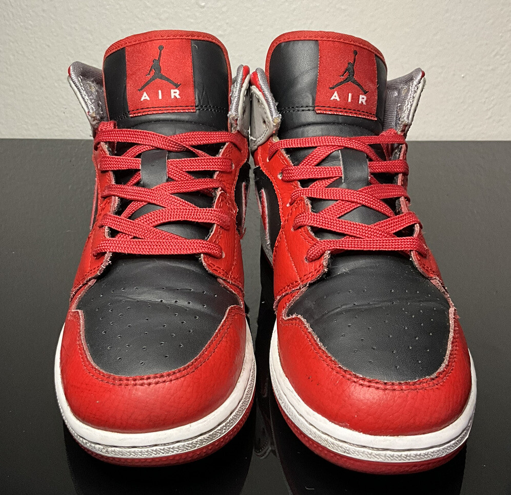 2013 NIKE AIR JORDAN 1 MID FIRE RED GREY 3M 554725-603 Size 4.5Y