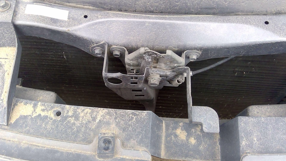 Ford Escort Zx2 1997-2003 pestillo de capó con soporte OEM Foto 3 de 4