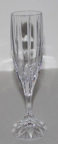 Mikasa Park Lane Fluted Champagne Glasses Blown Glass Elegant Crystal Set of 2 - Picture 3 of 7