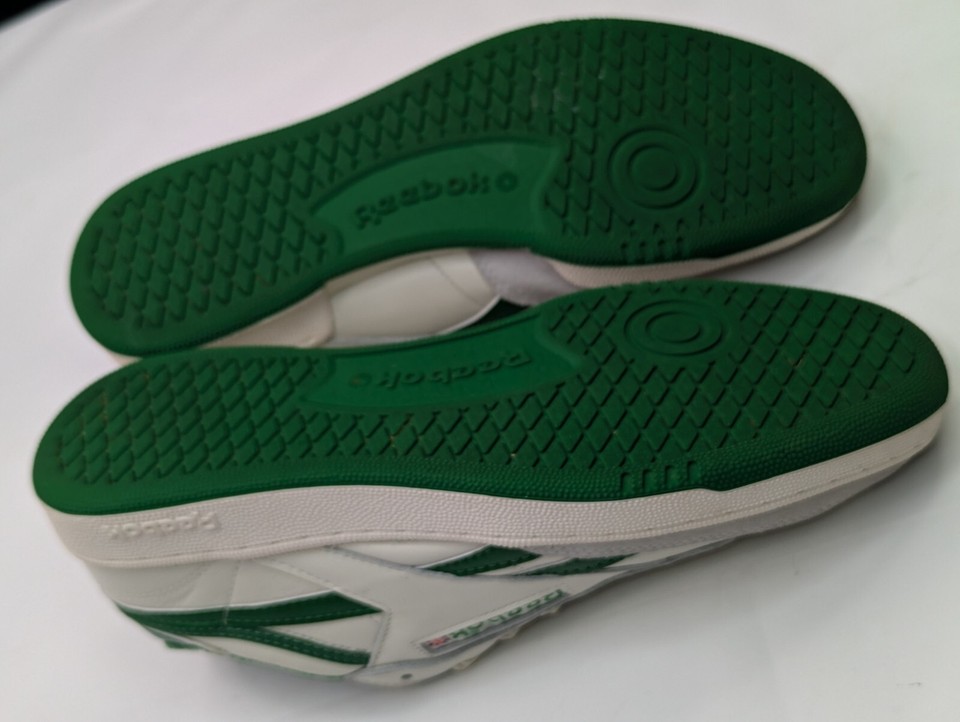 VTG Reebok Classic Court White / Green Leather Athletic Running Shoe