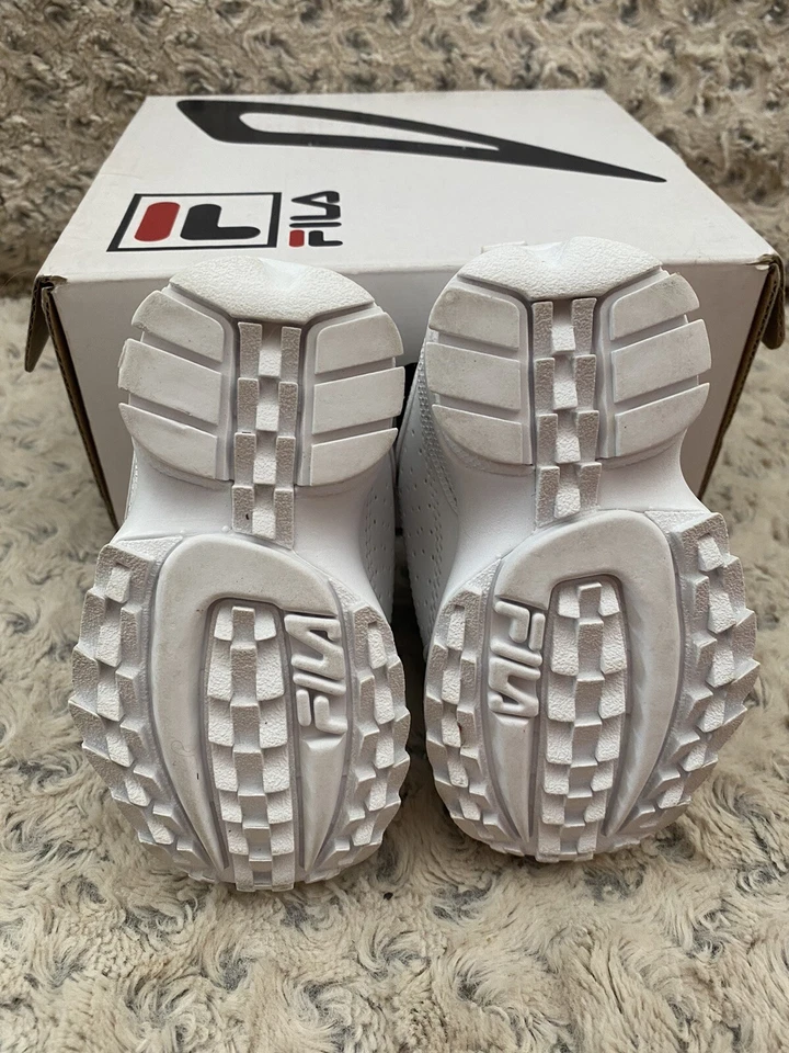 Fila Disruptor 2 Infant’s Size 5 Pre-owned Lace Up White w/pink Stitch Fila Logo - Image 4 of 4