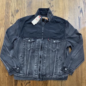 Download Levi's Mockneck Trucker Black Denim Jacket, Size Medium ...