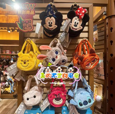 Genuino HK Disney 2025 Mickey Minnie Pooh Stitch Judy Nick Peluche Monedero Nuevo
