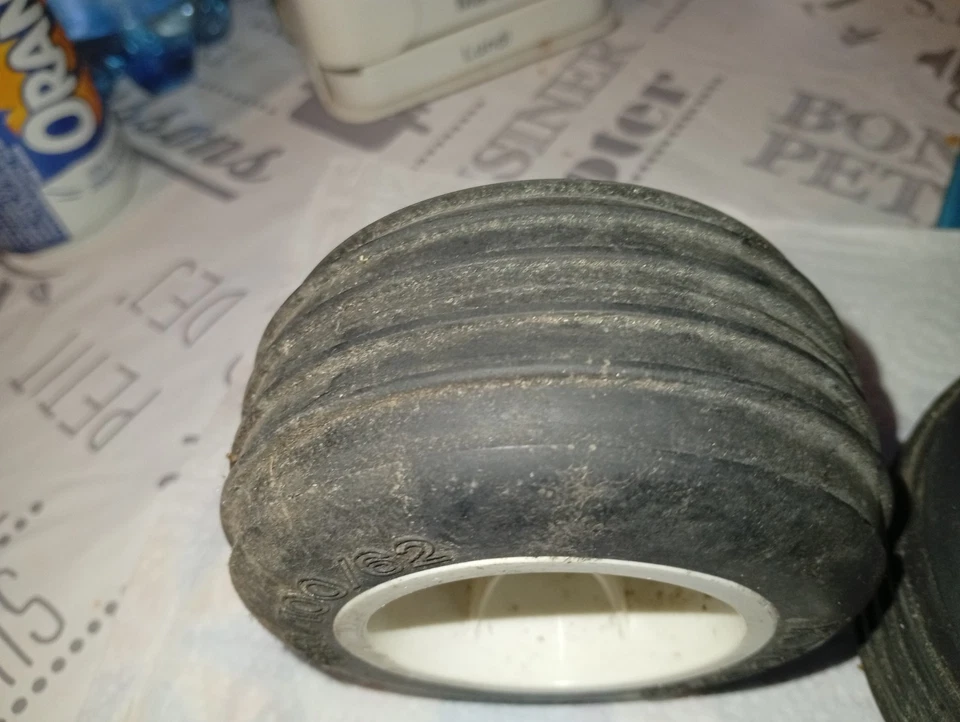 2 roues kyosho 510/100/62 vintage - Photo 2/4