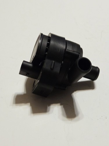 Bosch Auxiliary Water Pump for Mercedes-Benz - Bild 1 von 4