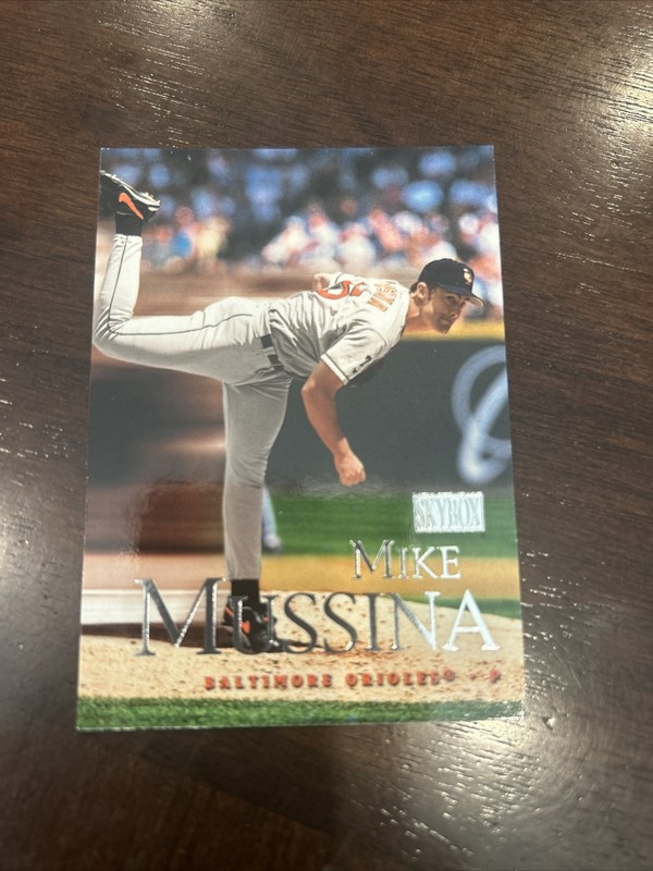 2000 SKYBOX Mike Mussina #91 BASEBALL Baltimore Orioles