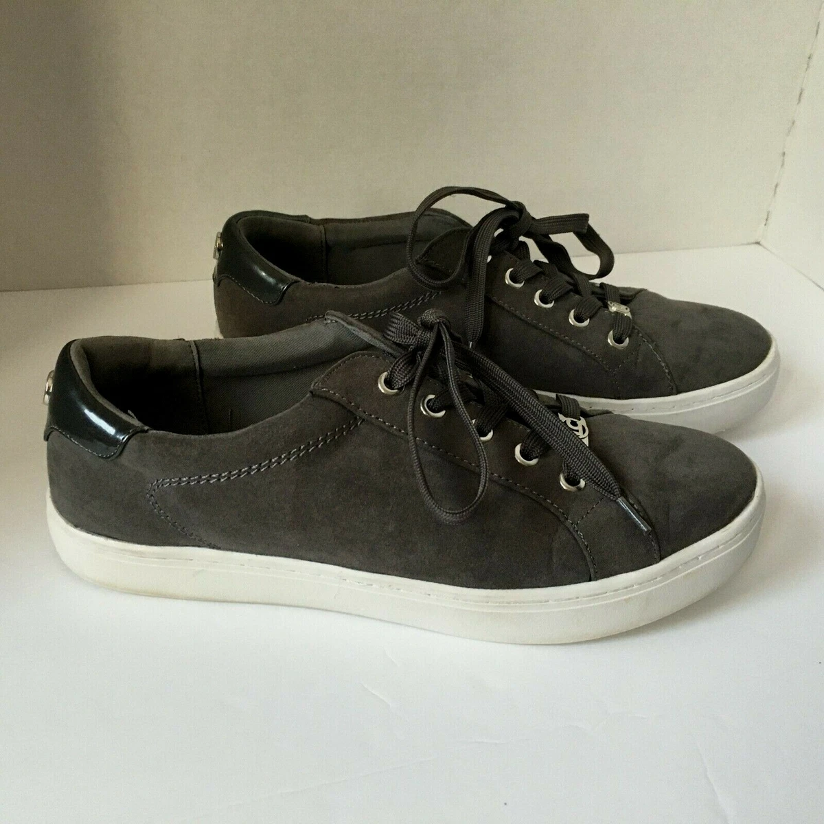 Liz claiborne tennis shoes hotsell