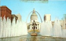 Old Courthouse And Gateway Arch, Jefferson National Expansion Memorial, Missouri