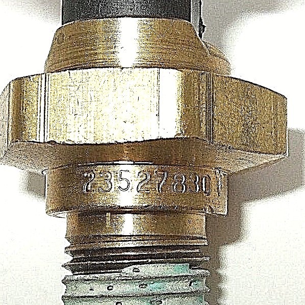 NEW GENUINE/ OEM 23527830 23527831 OIL TEMP SENSOR for DETROIT
