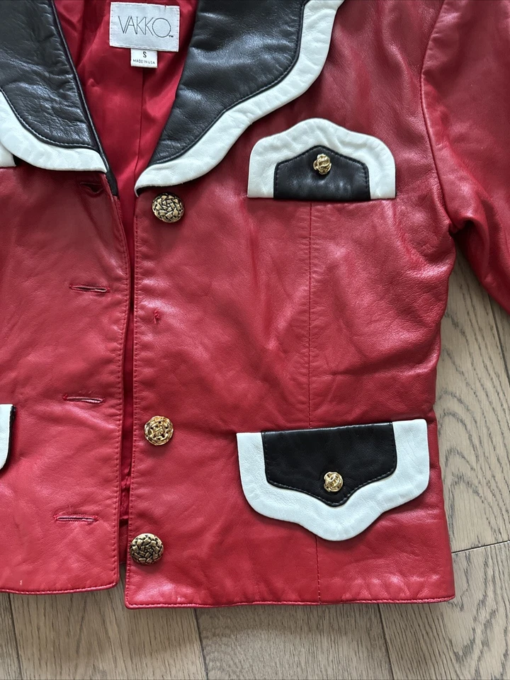 Vakko Raro Vintage Cuello Rojo Blanco Negro Chaqueta de Cuero Herrajes Dorados Talla S Foto 4 de 4