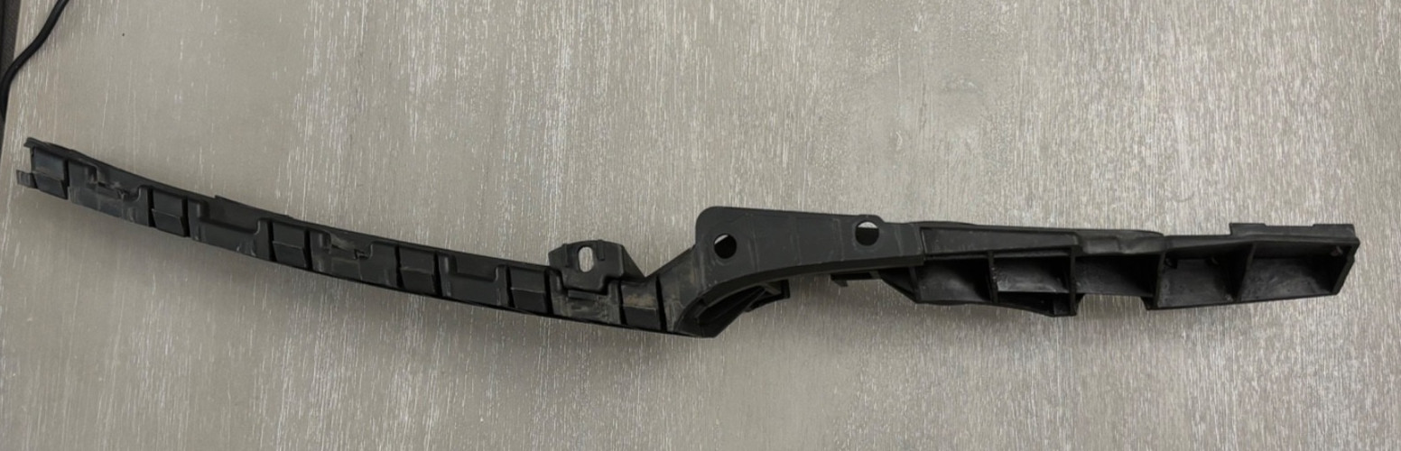  2015 BENTLEY CONTINENTAL GT rear bumper guide (center) left OEM 3W3807863