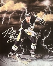 Tyler Kennedy Signed 8X10 PITTSBURGH PENGUINS AUTOGRAPH PENS 2009 Cup Proof