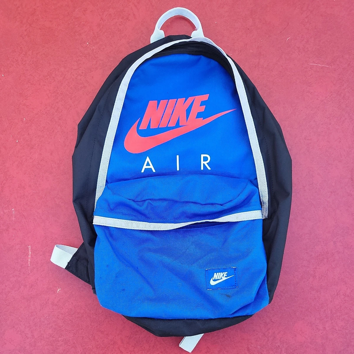 Discover 154+ nike air bag grey esthdonghoadian