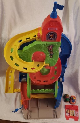 Fisher Price Little People Wheelies Sit N Stand Skyway Convertible Play & 2 Cars | eBay